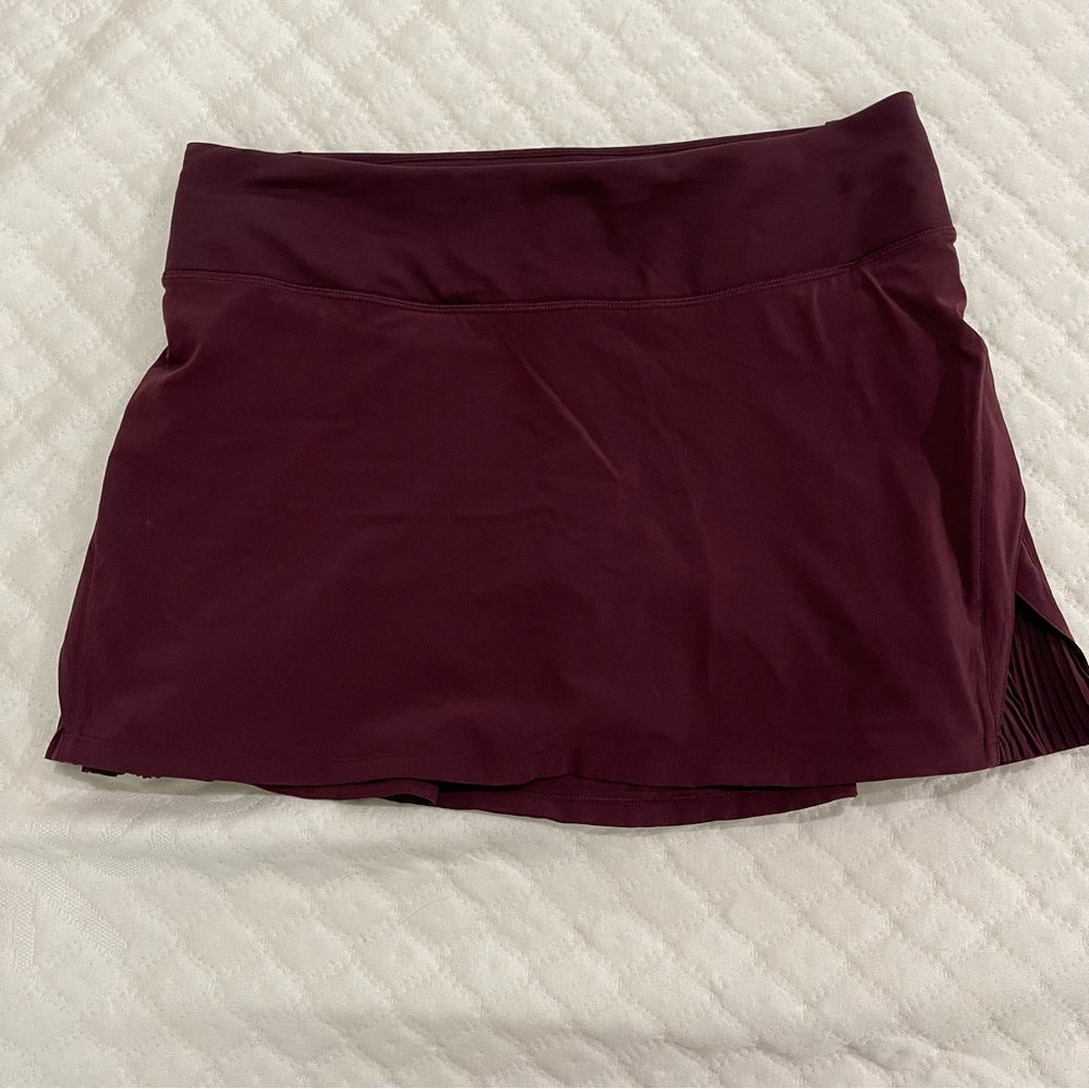 Lululemon maroon skirt size 6